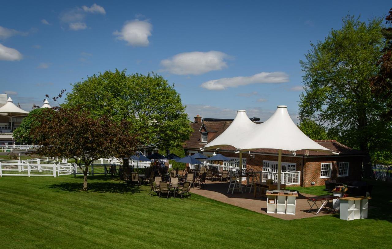 Sandown Park Lodge 에셔 외부 사진
